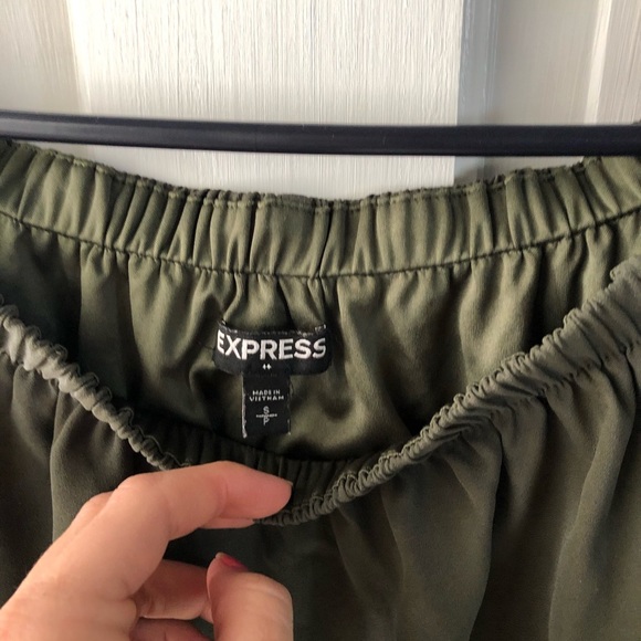 Off the shoulder Express Dress - Picture 3 of 3